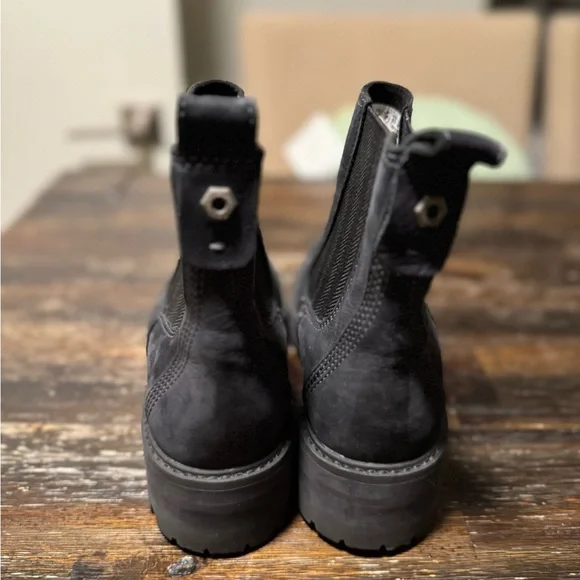 Timberland Women's Dark Gray Ankle Boots - Picture 2 of 4